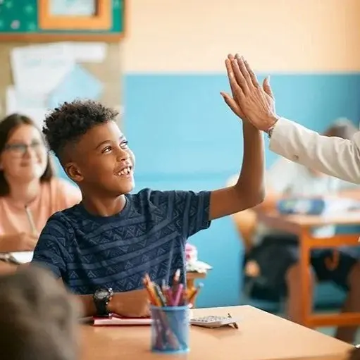 High_five_student High_five_student