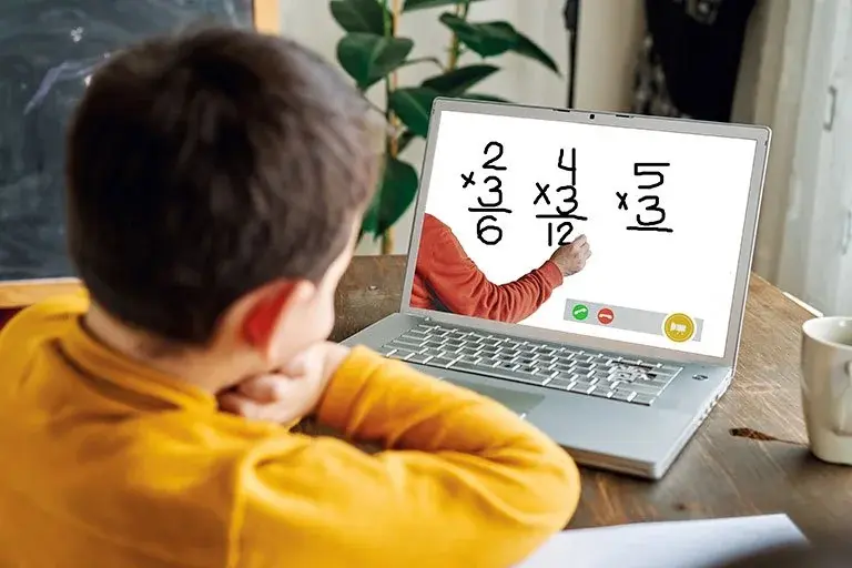 Student_elearning_math_on_laptop_0
